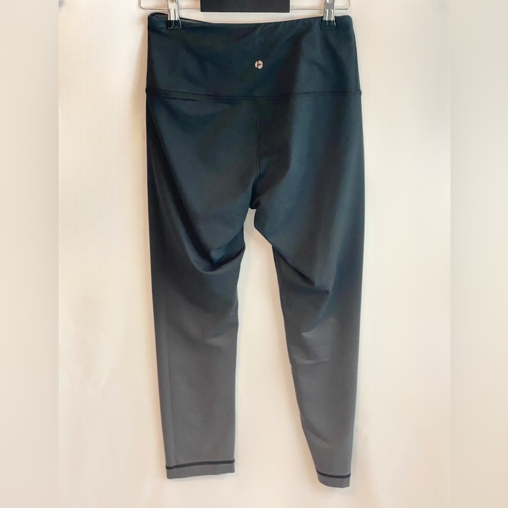 Cropped Activewear Leggings Set — 2 Pairs (Used) - Picture 8 of 11